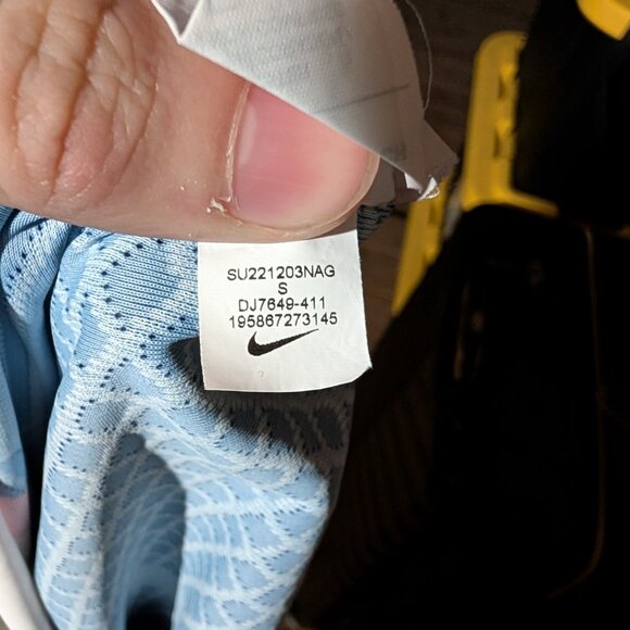 NIKE Dri-Fit ADV Paris Saint-Germain 2022-23 Mbappe Home Soccer Jersey Size Sm - Picture 9 of 9